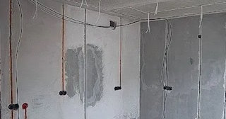 Прокладка кабеля в штробе в Пыть-яхе – расценки от 209 руб - ЭлектроПть